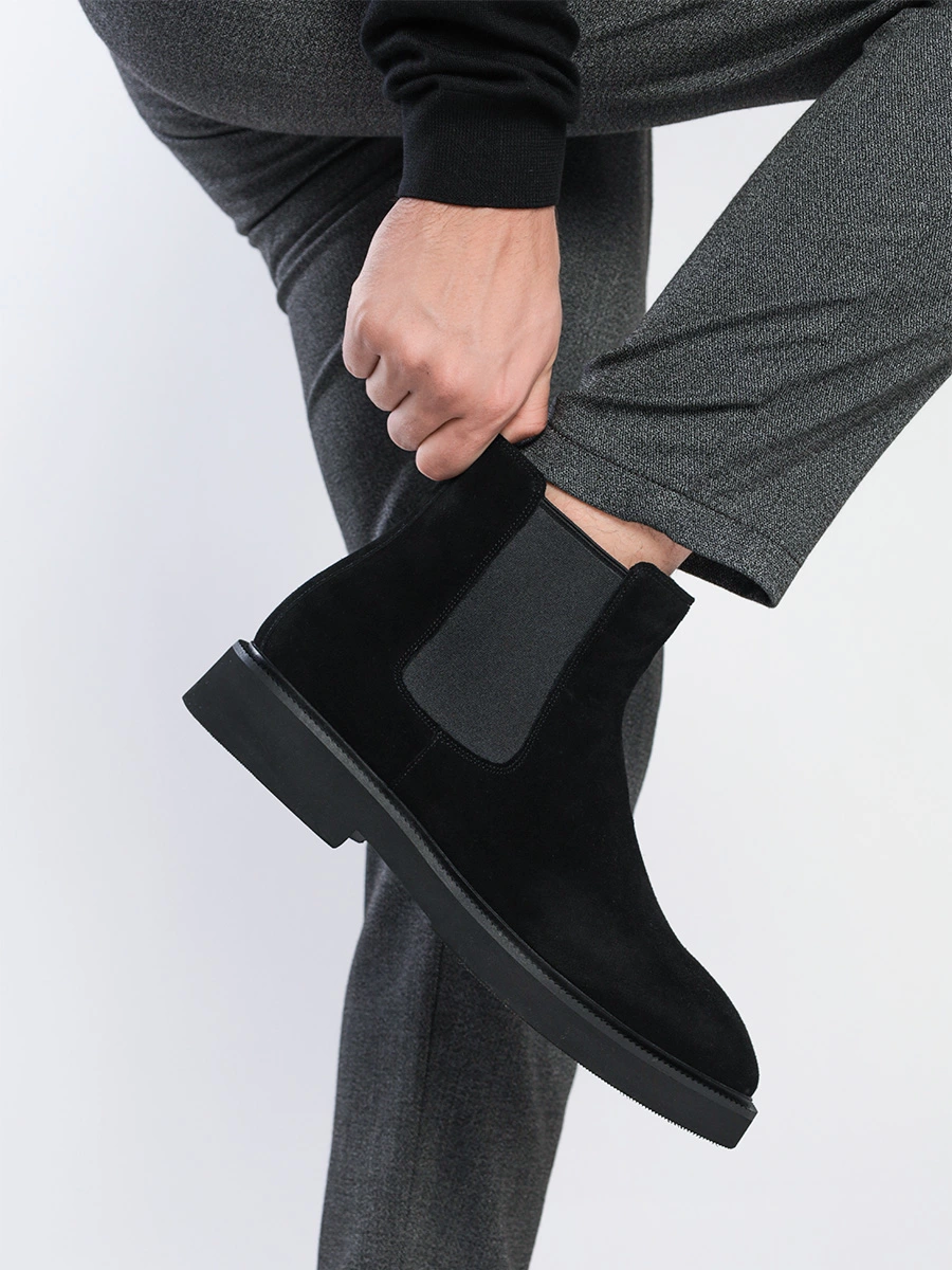 Ботинки-челси черного цвета из натурального спилока